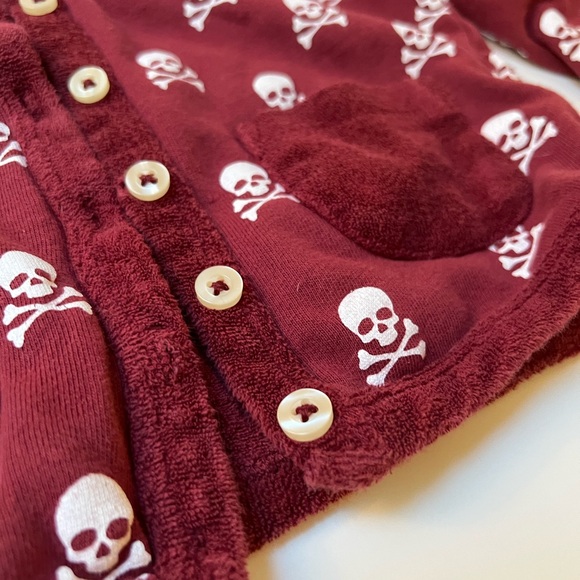 Kate Quinn Red Cardigan with Skull and Crossbones Design and Terry Pockets 18-24 - Picture 3 of 5